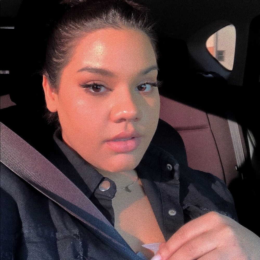 Meet your Posher, Clarissa